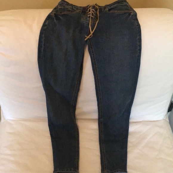 Jeans - Picture 1 of 4